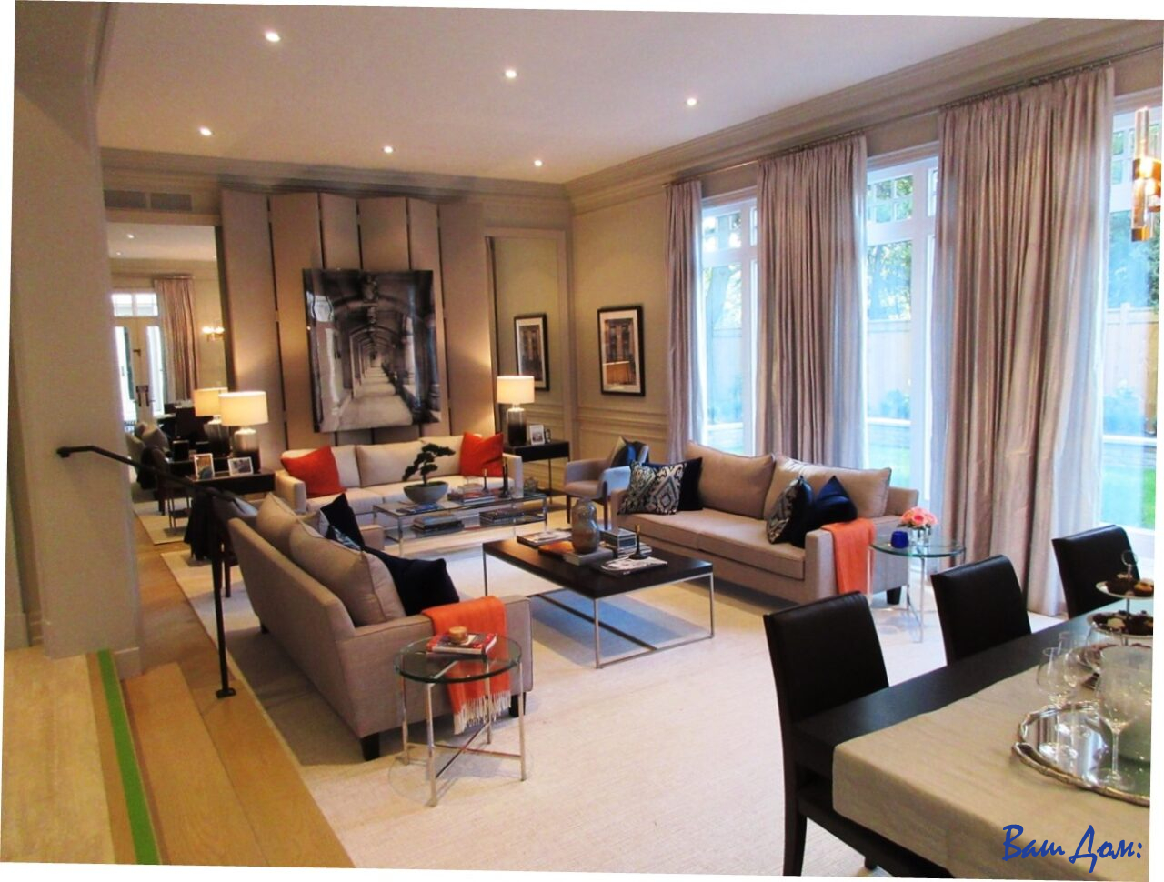 комната с нейтральными шторами